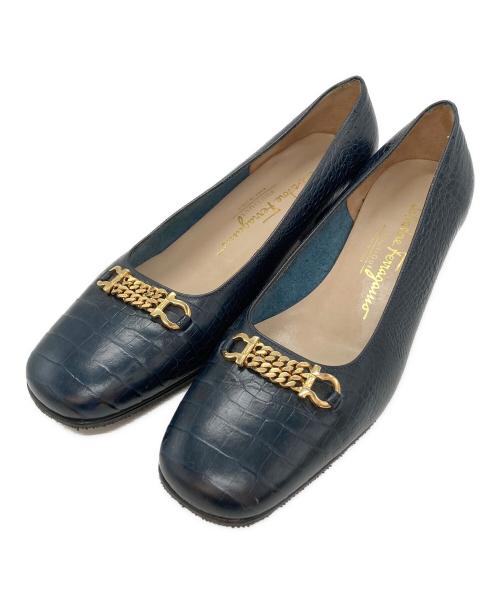 Salvatore Ferragamo（サルヴァトーレ フェラガモ）Salvatore Ferragamo (サルヴァトーレ フェラガモ) ガンチーニ型押し調パンプス ネイビー サイズ:6 1/2の古着・服飾アイテム