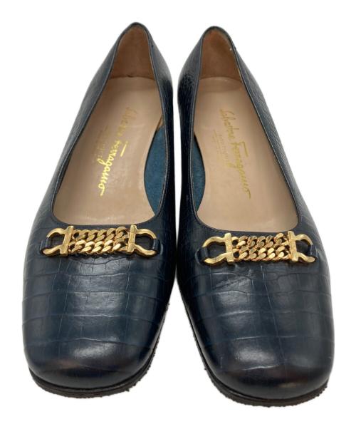 Salvatore Ferragamo（サルヴァトーレ フェラガモ）Salvatore Ferragamo (サルヴァトーレ フェラガモ) ガンチーニ型押し調パンプス ネイビー サイズ:6 1/2の古着・服飾アイテム