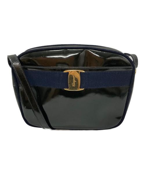 Salvatore Ferragamo（サルヴァトーレ フェラガモ）Salvatore Ferragamo (サルヴァトーレ フェラガモ) エナメルショルダーバッグ ブラック サイズ:-の古着・服飾アイテム