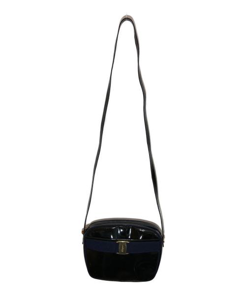 Salvatore Ferragamo（サルヴァトーレ フェラガモ）Salvatore Ferragamo (サルヴァトーレ フェラガモ) エナメルショルダーバッグ ブラック サイズ:-の古着・服飾アイテム
