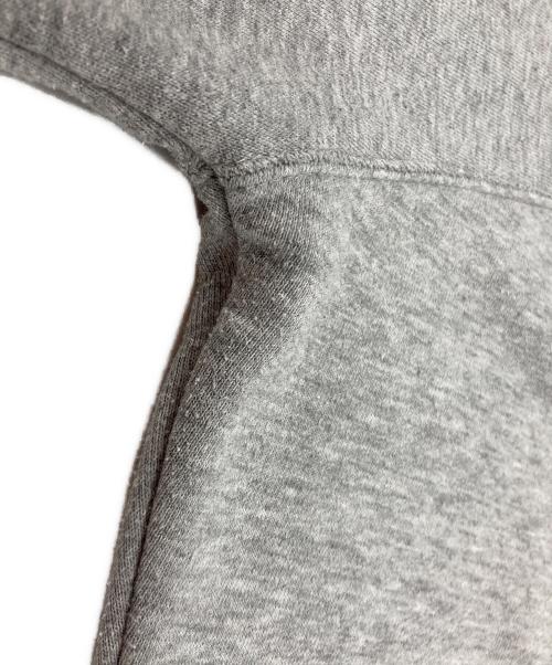 GOOD DESIGN SHOP COMME des GARCONS（グッドデザインショップ コムデギャルソン）GOOD DESIGN SHOP COMME des GARCONS (グッドデザインショップ コムデギャルソン) バックロゴプリントスウェット グレー サイズ:Ⅿの古着・服飾アイテム