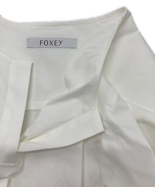 FOXEY（フォクシー）FOXEY (フォクシー) キーネック ブラウス ホワイト サイズ:42の古着・服飾アイテム