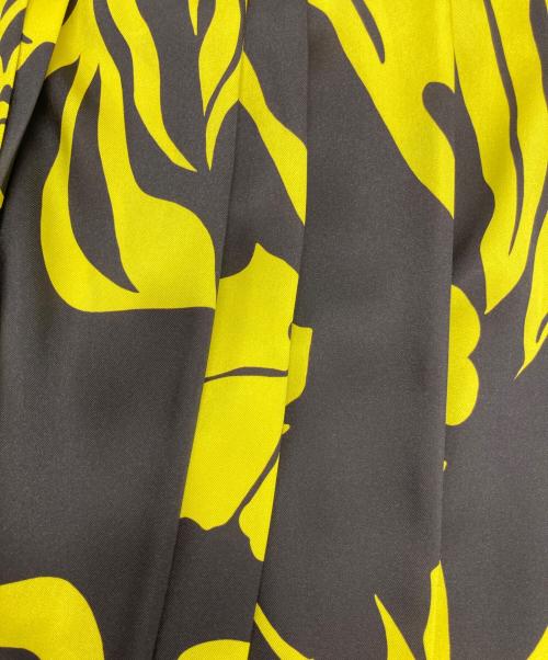 N°21（ヌメロヴェントゥーノ）N°21 (ヌメロヴェントゥーノ) フラワージャングルプリントスカート イエロー×ブラウン サイズ:38の古着・服飾アイテム