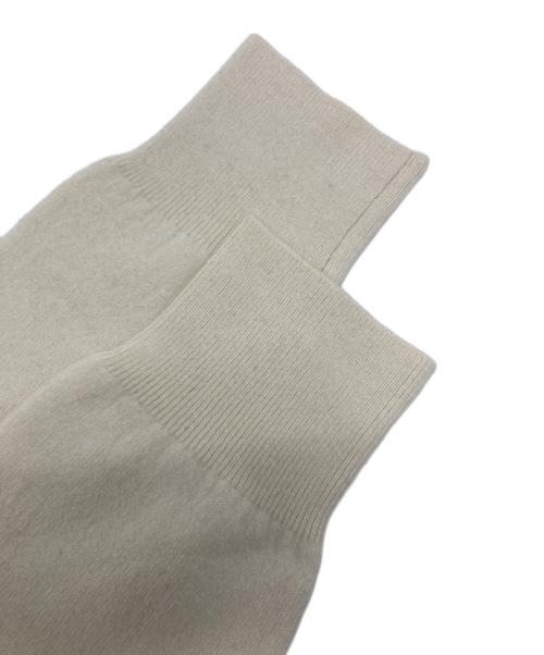 ebure（エブール）ebure (エブール) メタルパーツカシミアクールネックニットカーディガン アイボリー サイズ:-の古着・服飾アイテム