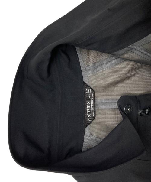 ARC'TERYX（アークテリクス）ARC'TERYX (アークテリクス) KEPPEL TRENCH COAT ブラック サイズ:Sの古着・服飾アイテム