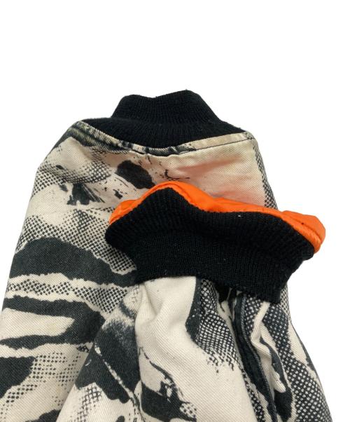AMBUSH（アンブッシュ）AMBUSH (アンブッシュ) ボンバージャケット ホワイト×ブラック サイズ:Lの古着・服飾アイテム
