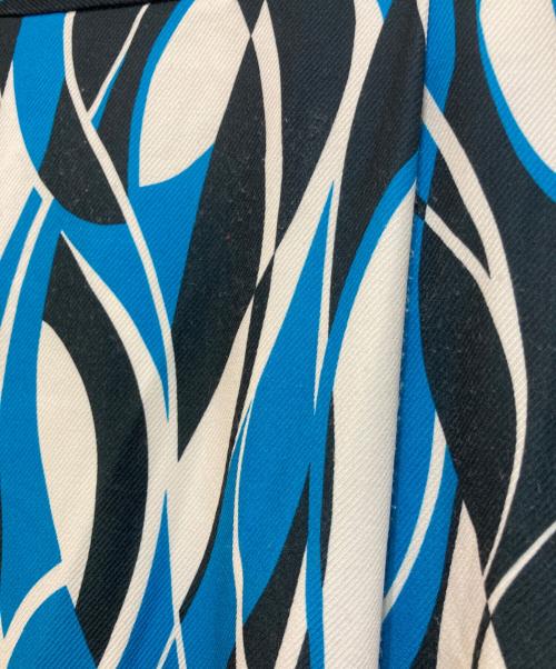 NARA CAMICIE（ナラカミーチェ）NARA CAMICIE (ナラカミーチェ) ウェーブ幾何プリント半袖ブラウスセットアップ ブルー サイズ:2の古着・服飾アイテム