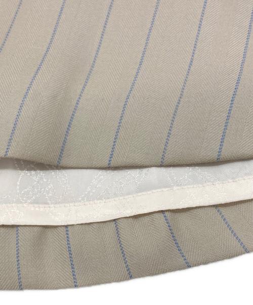 Vivienne Westwood RED LABEL（ヴィヴィアンウエストウッドレッドレーベル）Vivienne Westwood RED LABEL (ヴィヴィアンウエストウッドレッドレーベル) オーブボタンストライプスカート グレー×ネイビー サイズ:-の古着・服飾アイテム