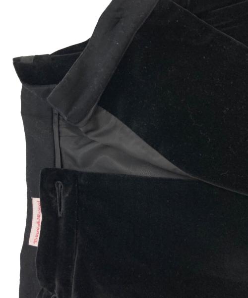 Vivienne Westwood RED LABEL（ヴィヴィアンウエストウッドレッドレーベル）Vivienne Westwood RED LABEL (ヴィヴィアンウエストウッドレッドレーベル) オーブボタンベロアスカート ブラック サイズ:2の古着・服飾アイテム