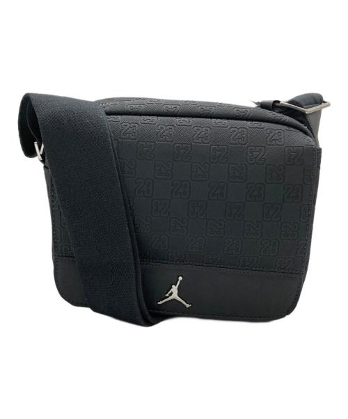JORDAN（ジョーダン）JORDAN (ジョーダン) JAM MONOGRAM MINI MESSENGER BA ブラック サイズ:-の古着・服飾アイテム