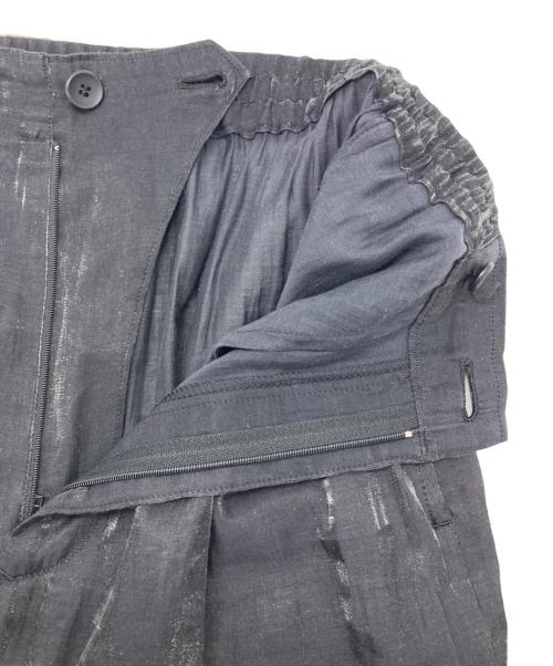 ISSEY MIYAKE（イッセイミヤケ）ISSEY MIYAKE (イッセイミヤケ) シャイニーシアーパンツ ブラック サイズ:Mの古着・服飾アイテム