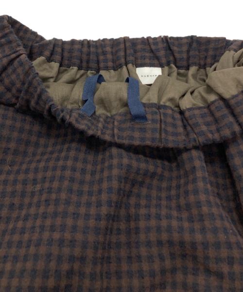 KAGURE（カグレ）kagure (カグレ) ギンガムティアードスカート ブラウン サイズ:Freeの古着・服飾アイテム