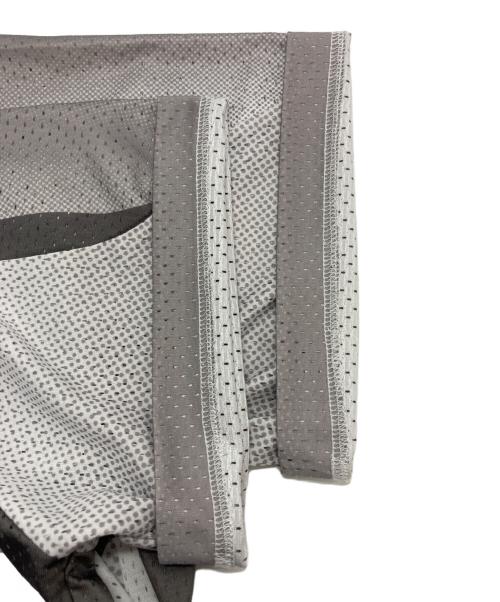 UMBRO（アンブロ）UMBRO (アンブロ) sculptor (スカルプター) soccer Jersey shirt ホワイト×グレー サイズ:Ⅿの古着・服飾アイテム