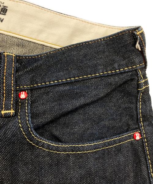 CUNE（キューン）CUNE (キューン) うさぎデニムパンツ インディゴ サイズ:32の古着・服飾アイテム