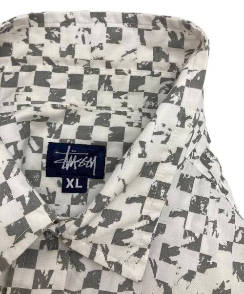 stussy（ステューシー）stussy (ステューシー) チェッカープリント半袖シャツ グレー×ホワイト サイズ:XLの古着・服飾アイテム
