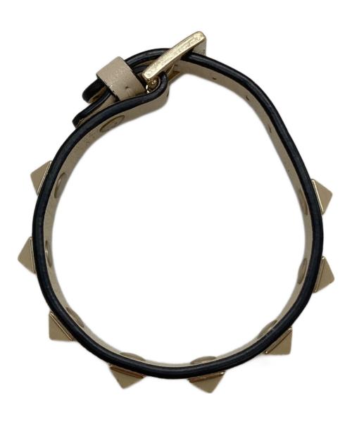 VALENTINO（ヴァレンティノ）VALENTINO (ヴァレンティノ) ロックスタッズ ブレスレット アイボリー サイズ:-の古着・服飾アイテム