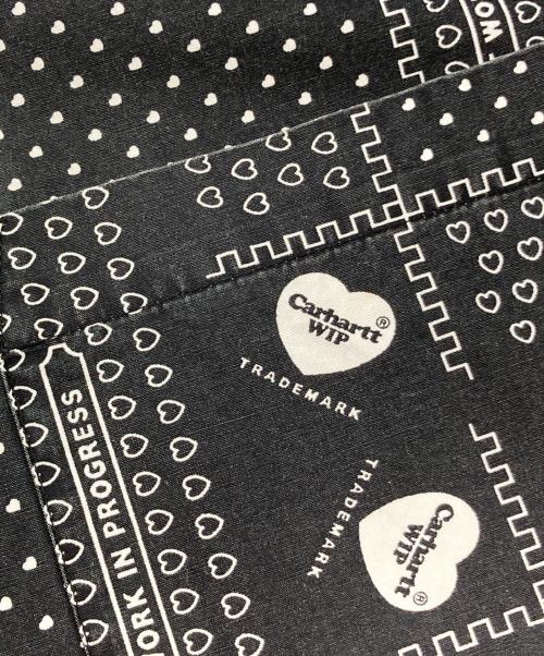 Carhartt WIP（カーハート ワーク イン プログレス）CARHARTT WIP (カーハート ワーク イン プログレス) S/S HEART BANDANA SHIRT ブラック サイズ:Ⅿの古着・服飾アイテム