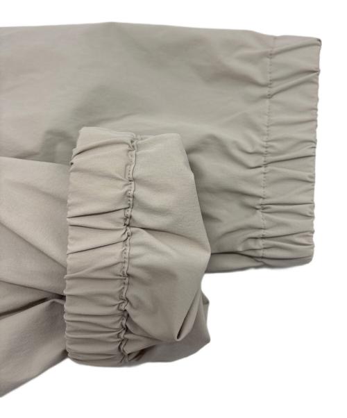 23区（ニジュウサンク）23区 (ニジュウサンク) ナイロン2WAYストレッチ フーデットアウター アイボリー サイズ:38の古着・服飾アイテム