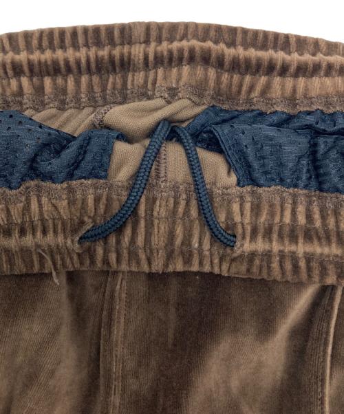 Needles（ニードルズ）Needles (ニードルズ) Velour Narrow Track Pant ブラウン サイズ:SIZE Mの古着・服飾アイテム