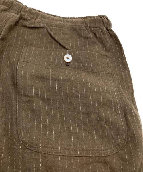 Needles（ニードルズ）Needles (ニードルズ) ピンストライプパンツ ブラウン サイズ:Ⅿの古着・服飾アイテム