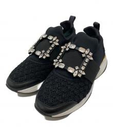 Roger Vivier（ロジェ ヴィヴィエ）の古着「ヴィヴ ランストラス バックル」｜ブラック