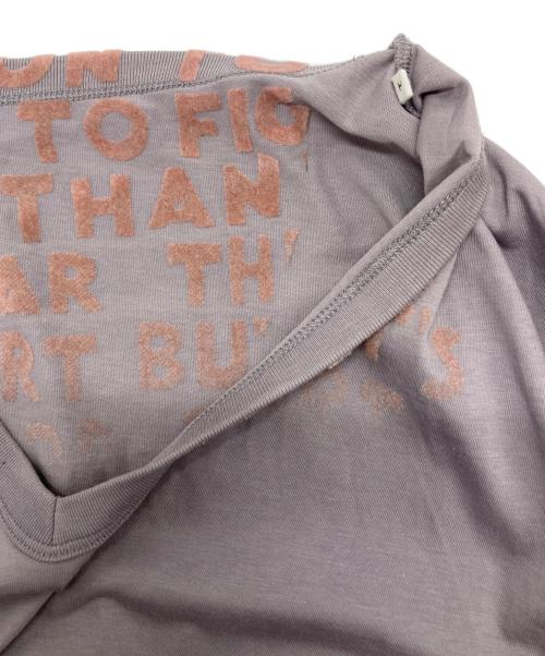 Maison Margiela（メゾンマルジェラ）Maison Margiela (メゾンマルジェラ) エイズフロッキープリント VネックTシャツ グレー サイズ:Lの古着・服飾アイテム