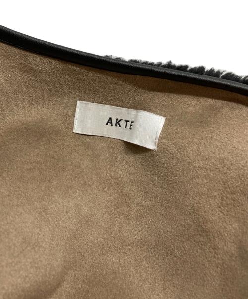 AKTE（アクテ）AKTE (アクテ) ノーカラーボアジャケット ブラック サイズ:SIZE Freeの古着・服飾アイテム
