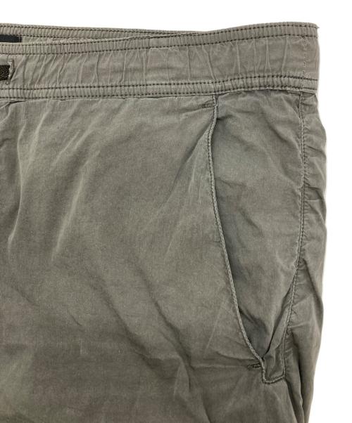STONE ISLAND SHADOW PROJECT（ストーンアイランド シャドウプロジェクト）STONE ISLAND shadow project (ストーンアイランド シャドウプロジェクト) ハーフパンツ グレー サイズ:50の古着・服飾アイテム