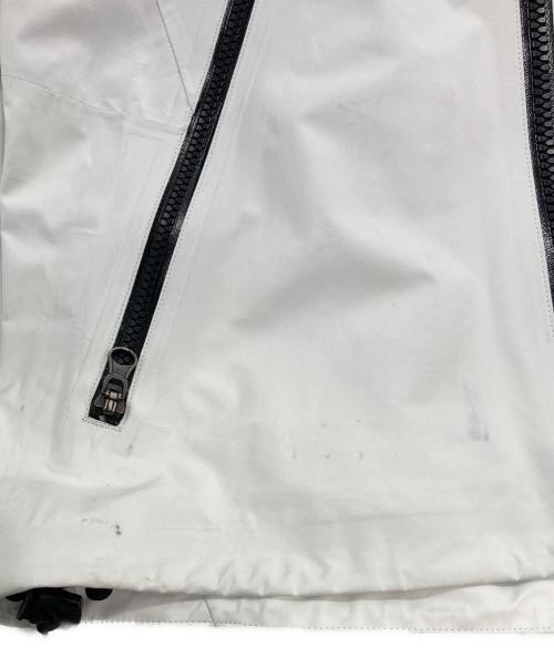 NIKE ACG（ナイキエーシージー）NIKE ACG (ナイキエーシージー) DEPLOY GORETEX JACKET ホワイト サイズ:XSの古着・服飾アイテム