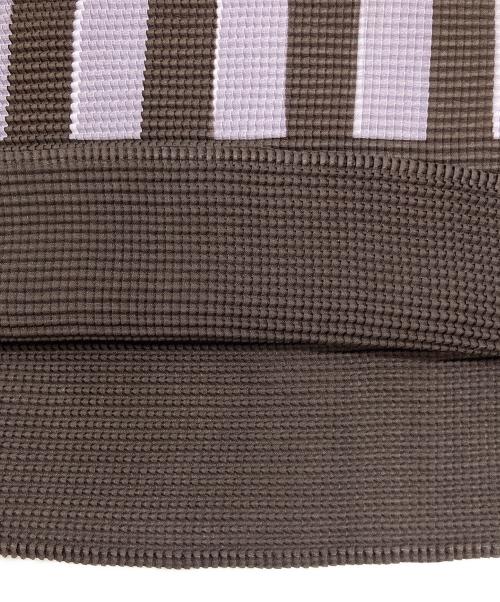 me ISSEY MIYAKE（ミーイッセイ ミヤケ）me ISSEY MIYAKE (ミーイッセイ ミヤケ) プリントプリーツブラウス ブラウン サイズ:-の古着・服飾アイテム