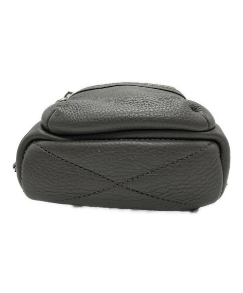 Marc by Marc Jacobs（マークバイマークジェイコブス）Marc by Marc Jacobs (マークバイマークジェイコブス) Domo Biker Cross Biker グレー サイズ:-の古着・服飾アイテム