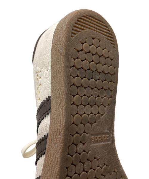 adidas（アディダス）adidas (アディダス) STADTローカットスニーカー アイボリー×ブラウン サイズ:22.5の古着・服飾アイテム
