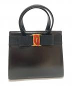 Salvatore Ferragamoサルヴァトーレ フェラガモ）の古着「ヴァラリボン 2way ハンドバッグ」｜ブラック