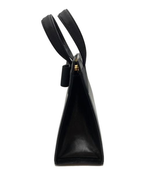 Salvatore Ferragamo（サルヴァトーレ フェラガモ）Salvatore Ferragamo (サルヴァトーレ フェラガモ) ヴァラリボン 2way ハンドバッグ ブラックの古着・服飾アイテム