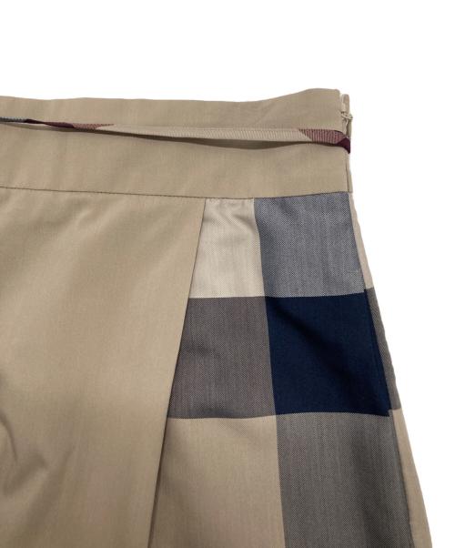 BLUE LABEL CRESTBRIDGE（ブルーレーベルクレストブリッジ）BLUE LABEL CRESTBRIDGE (ブルーレーベルクレストブリッジ) パーシャルチェックスカート ベージュ サイズ:38の古着・服飾アイテム