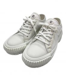 LOUIS VUITTON（ルイ ヴィトン）の古着「LV SQUAD SNEAKER」｜ホワイト