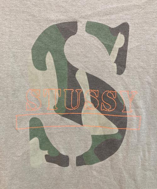 stussy（ステューシー）stussy (ステューシー) プリントTシャツ カーキ サイズ:Sの古着・服飾アイテム