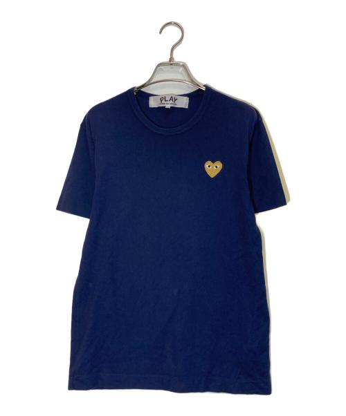 PLAY COMME des GARCONS（プレイコムデギャルソン）PLAY COMME des GARCONS (プレイコムデギャルソン) T-Shirt With Gold Emblem ネイビー サイズ:Ⅿの古着・服飾アイテム