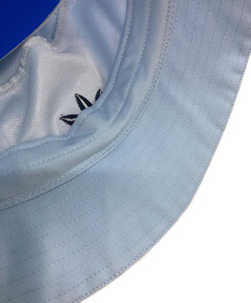 adidas（アディダス）adidas (アディダス) oasis (オアシス) バケットハット ブルー サイズ:-の古着・服飾アイテム