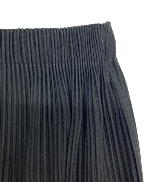 HOMME PLISSE ISSEY MIYAKE（オム プリッセ イッセイ ミヤケ）HOMME PLISSE ISSEY MIYAKE (オム プリッセ イッセイ ミヤケ) プリーツテーパードパンツ ブラック サイズ:SIZE 2の古着・服飾アイテム