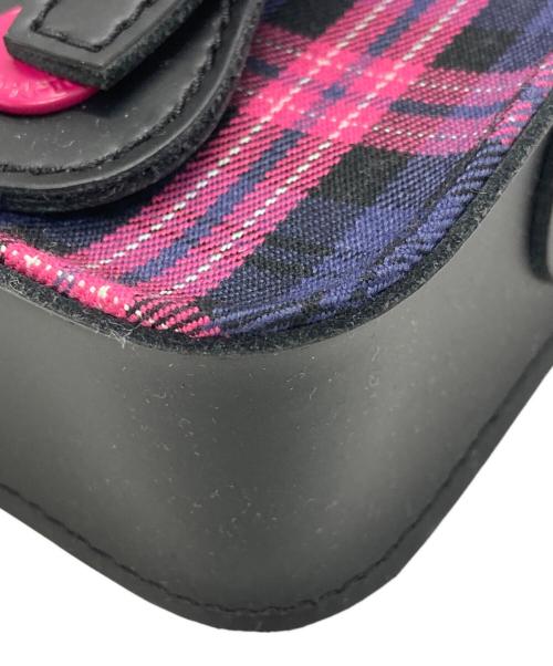 Dr.Martens（ドクターマーチン）Dr.Martens (ドクターマーチン) 7インチ サッチェル バッグ ピンク×ブラックの古着・服飾アイテム