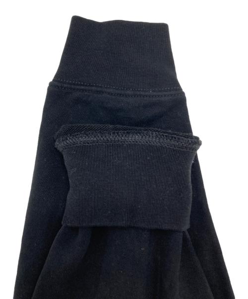 LEVI'S（リーバイス）LEVI'S (リーバイス) NETFLIX (ネットフリックス) 刺繍スウェット ブラック×レッド サイズ:Sの古着・服飾アイテム