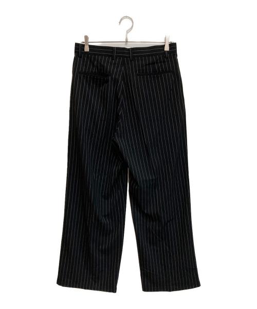 Chikashitsu +（チカシツプラス）Chikashitsu + (チカシツプラス) stripe tuck slacks ブラック サイズ:Sの古着・服飾アイテム