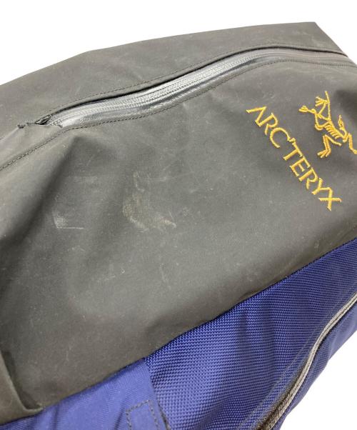 ARC'TERYX（アークテリクス）ARC'TERYX (アークテリクス) ARRO22 ネイビー×ブラック サイズ:-の古着・服飾アイテム