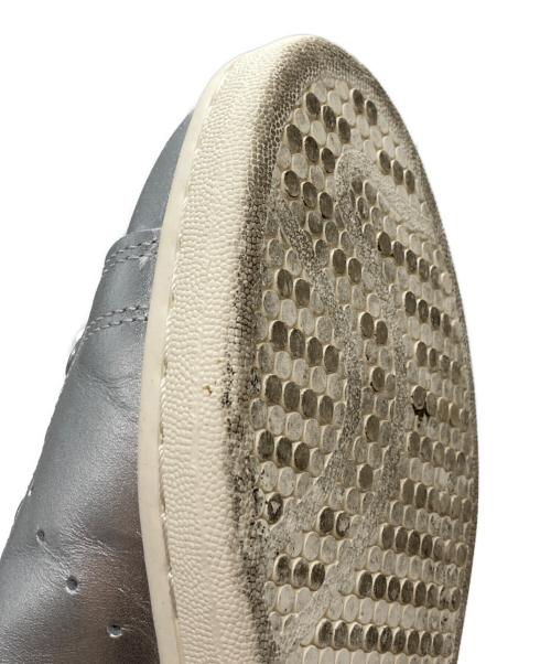 adidas（アディダス）adidas (アディダス) スニーカー シルバー サイズ:23.5の古着・服飾アイテム