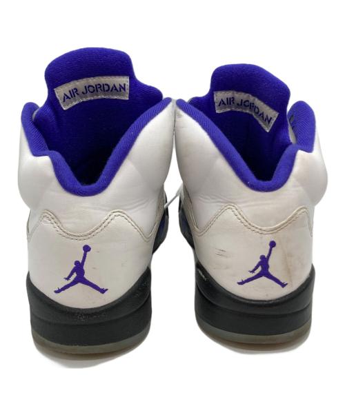 NIKE（ナイキ）NIKE (ナイキ) AIR JORDAN 5 RETRO ホワイト×パープル サイズ:26cmの古着・服飾アイテム