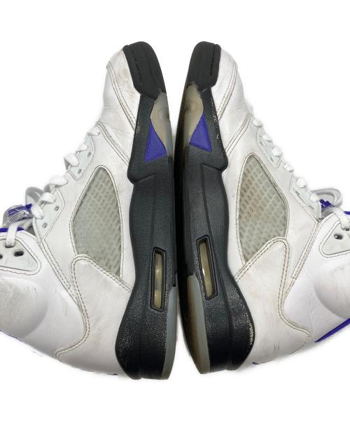 NIKE（ナイキ）NIKE (ナイキ) AIR JORDAN 5 RETRO ホワイト×パープル サイズ:26cmの古着・服飾アイテム