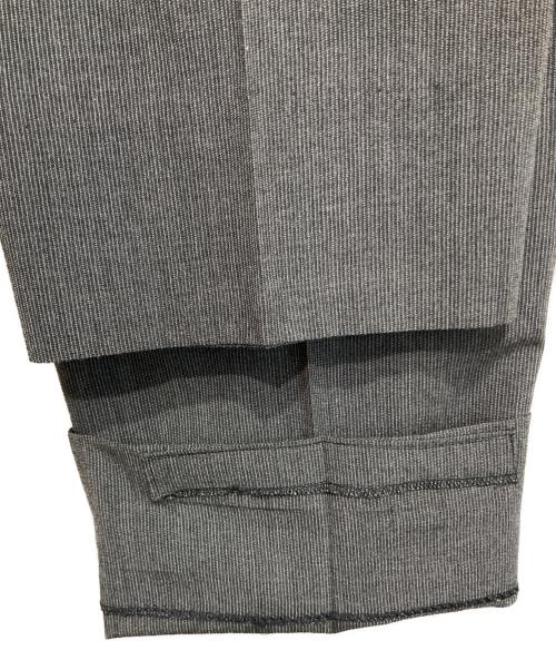 ISSEY MIYAKE（イッセイミヤケ）ISSEY MIYAKE (イッセイミヤケ) ストライプセットアップ グレー サイズ:SIZE ジャケット 2 パンツ 4の古着・服飾アイテム