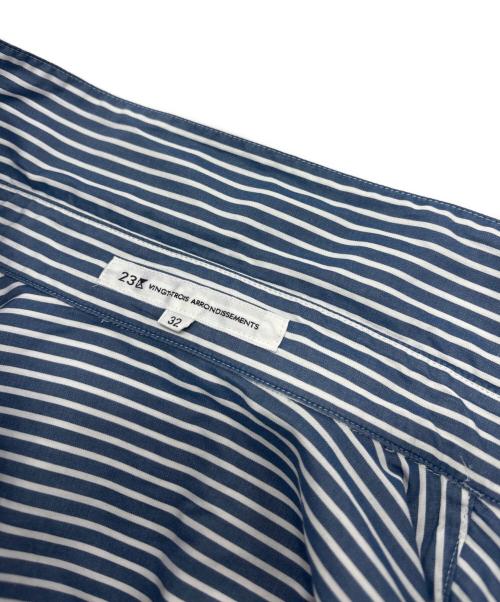 23区（ニジュウサンク）23区 (ニジュウサンク) CANCLINI ポケット付き パールボタン シャツブラウス ブルー×ホワイト サイズ:SIZE 32の古着・服飾アイテム