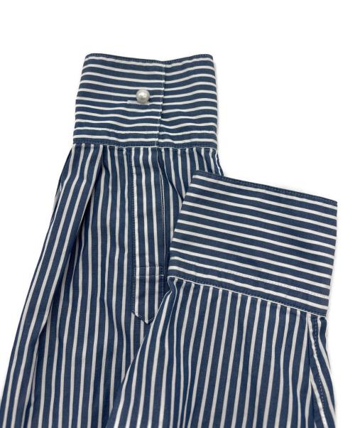 23区（ニジュウサンク）23区 (ニジュウサンク) CANCLINI ポケット付き パールボタン シャツブラウス ブルー×ホワイト サイズ:SIZE 32の古着・服飾アイテム